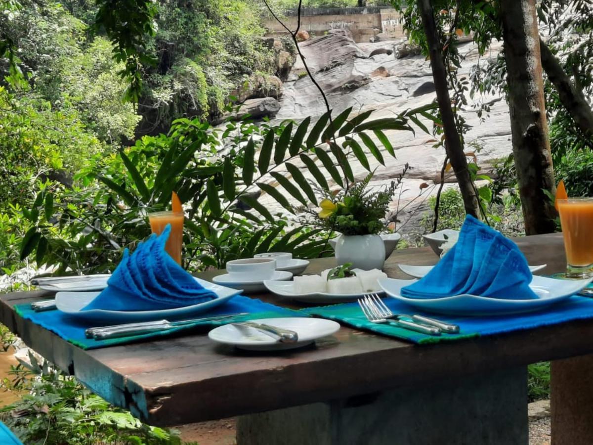 Palmstone Retreat Hotel Kitulgala Exterior photo